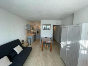 Studio cabine avec terrasse, 4 couchages, lumineux, cadre portuaire, tout équipé. - FR-1-413-134